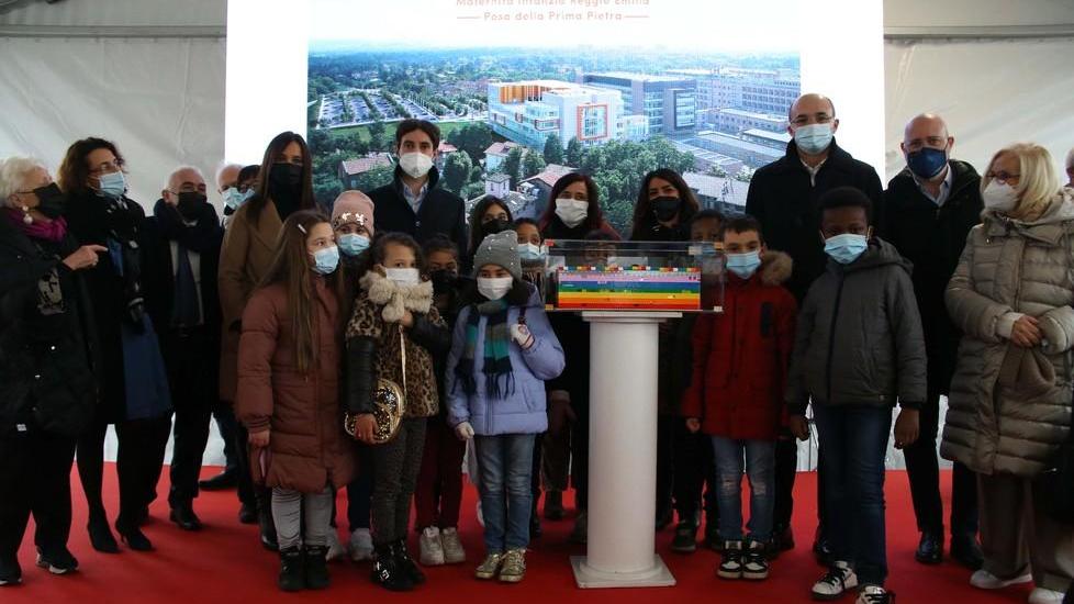 La prima pietra del Mire è stato posato simbolicamente dai bimbi ed è stato realizzato con mattoncini Lego