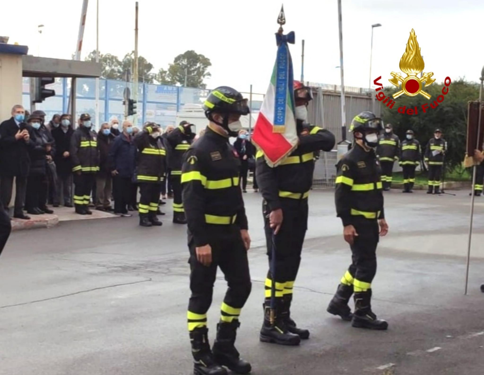Cagliari, vigili del fuoco e marina militare festeggiano la patrona Santa Barbara