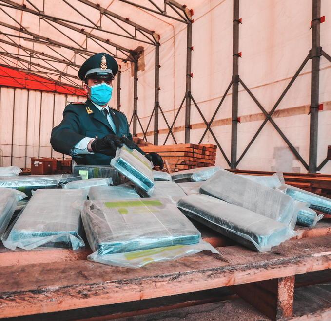 Sgominata banda internazionale di trafficanti 