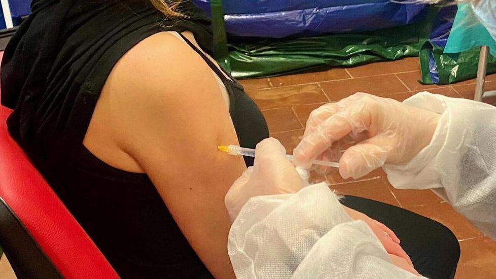 Vaccini, sensibile aumento delle prime dosi