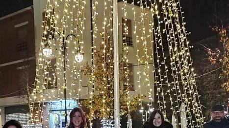 Accese le luminarie per le strade cittadine