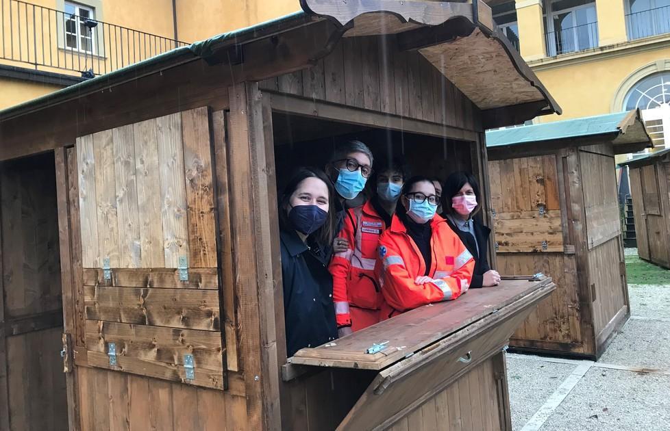 Natale, debutta il mercatino nel giardino 