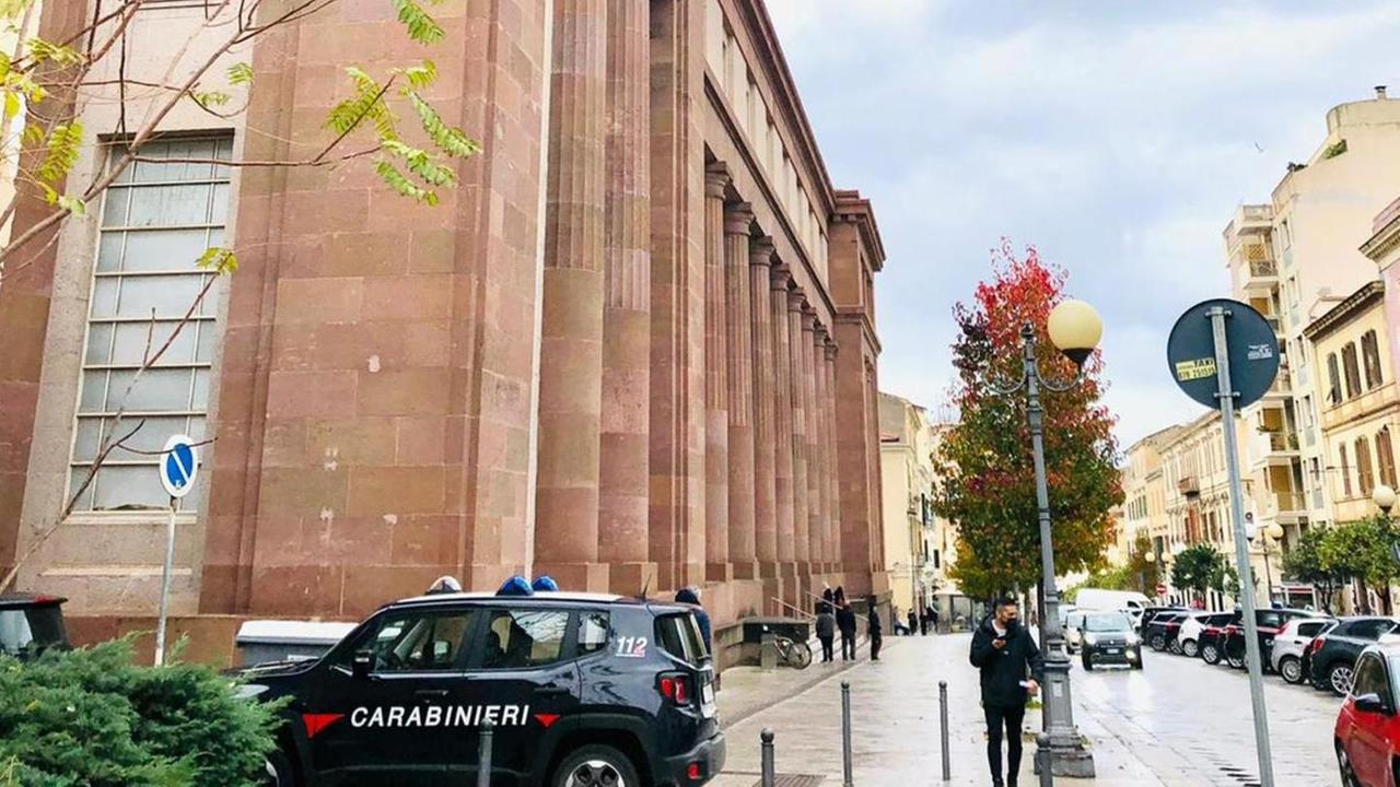 In casa 600 grammi di marijuana: arrestato