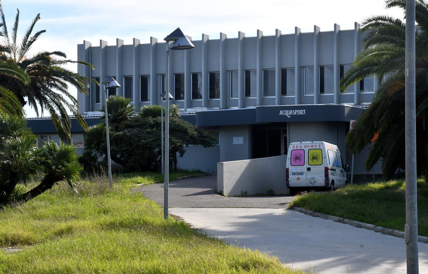 Piscina, un tuffo nell’incertezza 