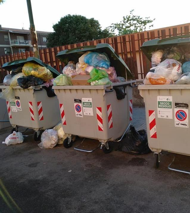 Latte Dolce zeppo di rifiuti «Dateci l’isola ecologica» 