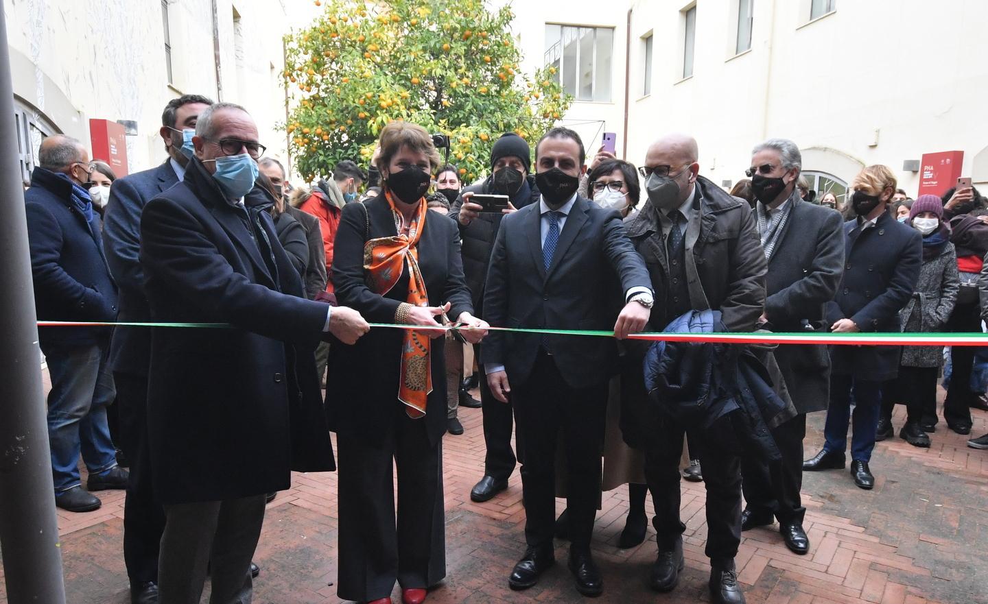 La ministra dell'Università a Sassari: «Con i fondi del Pnrr un futuro per i giovani» 