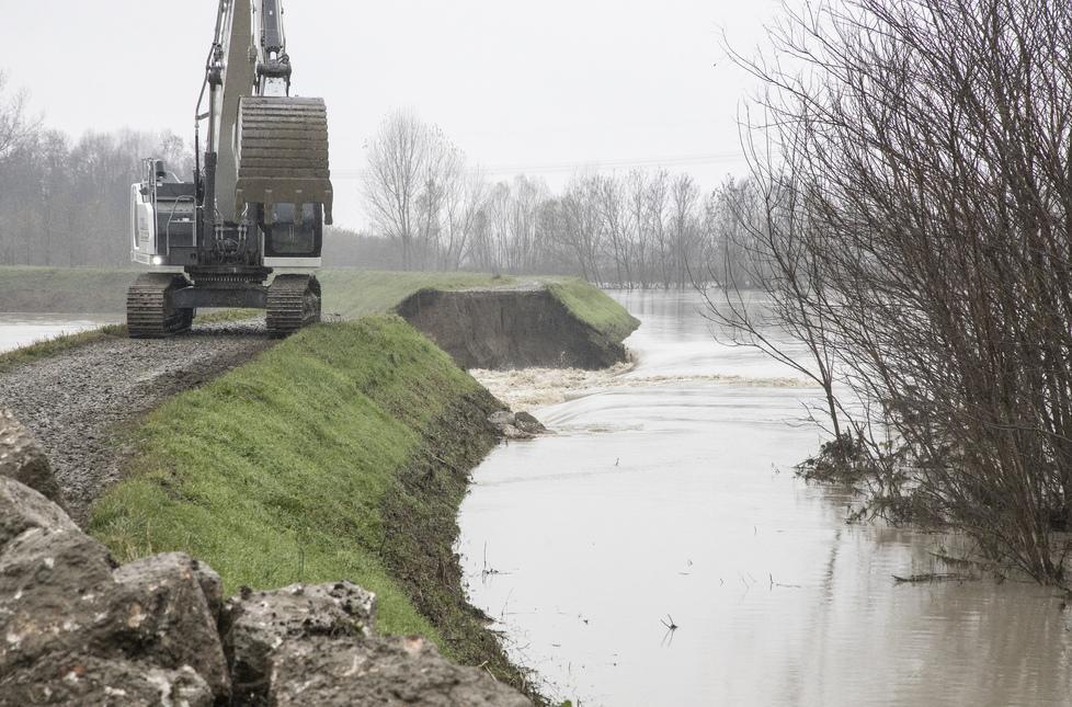 Nonantola, alluvione un anno dopo. Il sindaco Nannetti: «Non è facile ma facciamo il massimo» 