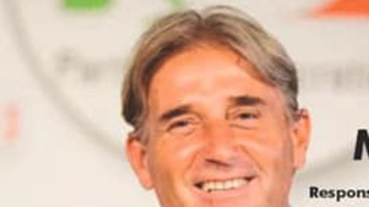 Gli danno la tessera ma non può votare