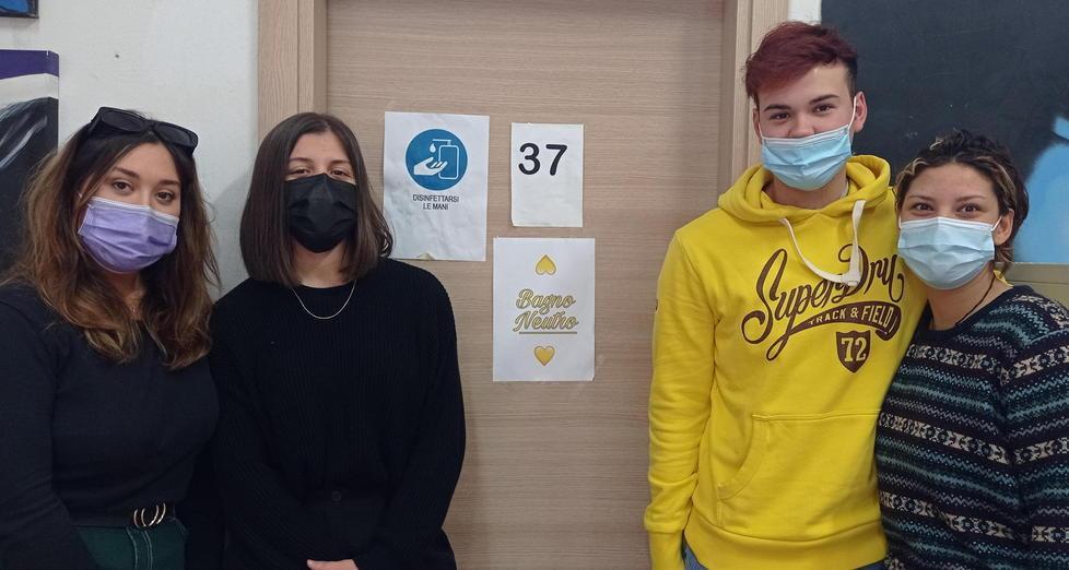 Al liceo c’è il terzo bagno, “neutro” Né per uomo né per donna: per tutti 