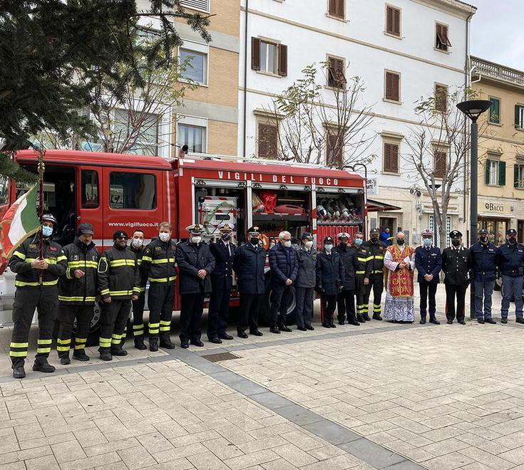 A Cecina dopo la messa al Duomo inaugurata la nuova autopompa