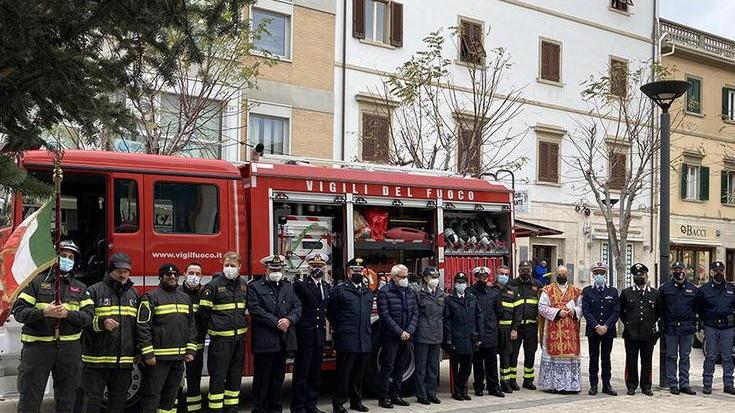 A Cecina dopo la messa al Duomo inaugurata la nuova autopompa