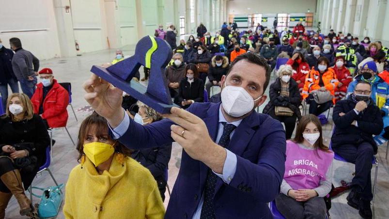 Premi ai volontari anti-Covid «Cinquanta volte grazie»