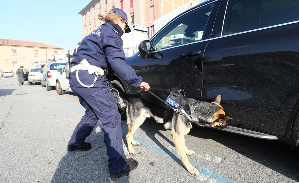 Droga, vandalismi ed abusivi per la Squadra Anti-degrado 