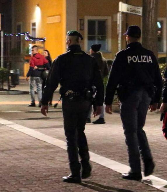 Controlli in locali ristoranti e disco per cento persone