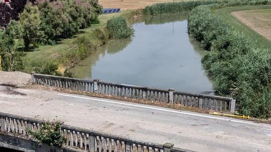 Il ponte di Fossa non apre. Slitta la consegna del cantiere
