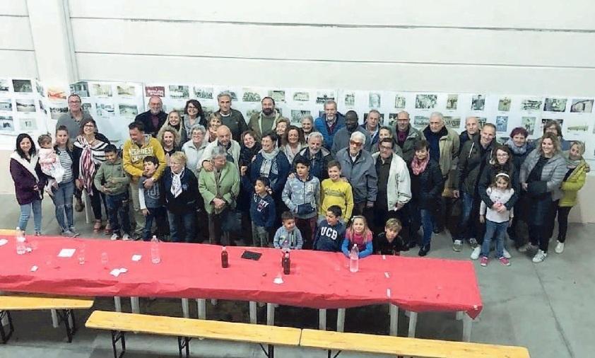 La festa nel quartiere del Cotone nel maggio del 2019 per Padre Carlo Uccelli (lasciò Piombino dopo 33 anni)