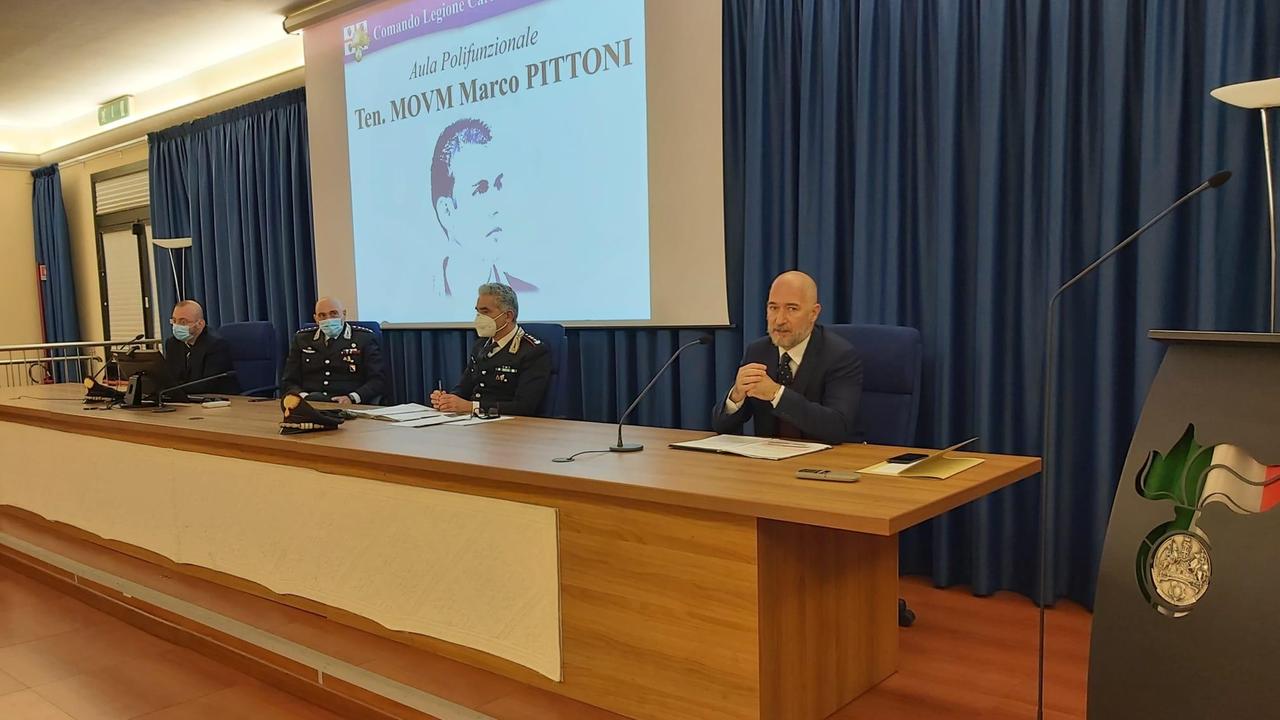 La conferenza stampa a Cagliari che illustra i particolari dell'operazione dei carabinieri