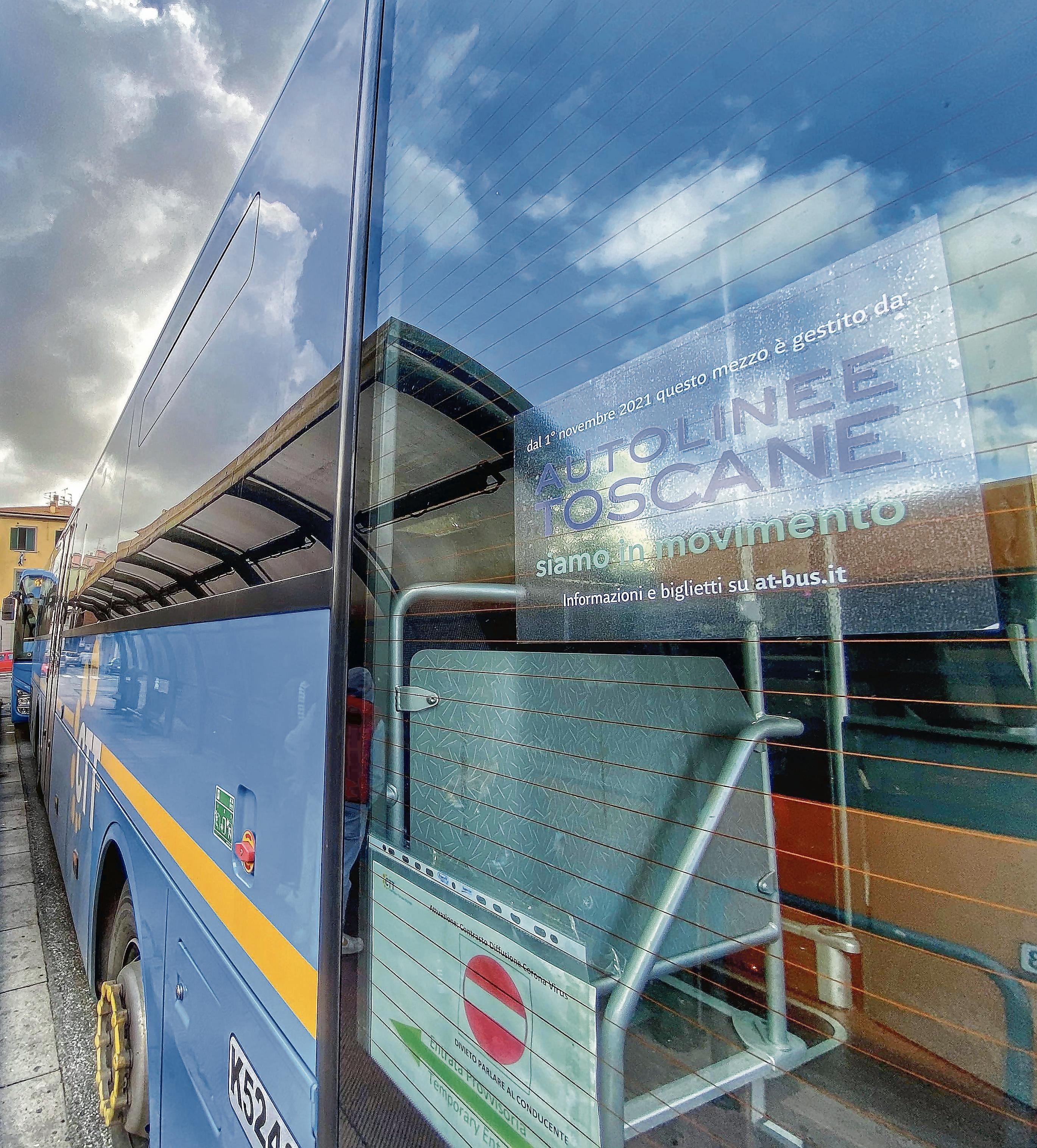 Obbligo di Green pass sul bus: da lunedì 6 dicembre controlli rafforzati  in Versilia  