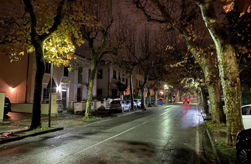 Pontedera, viale IV Novembre libero dalle auto in sosta 