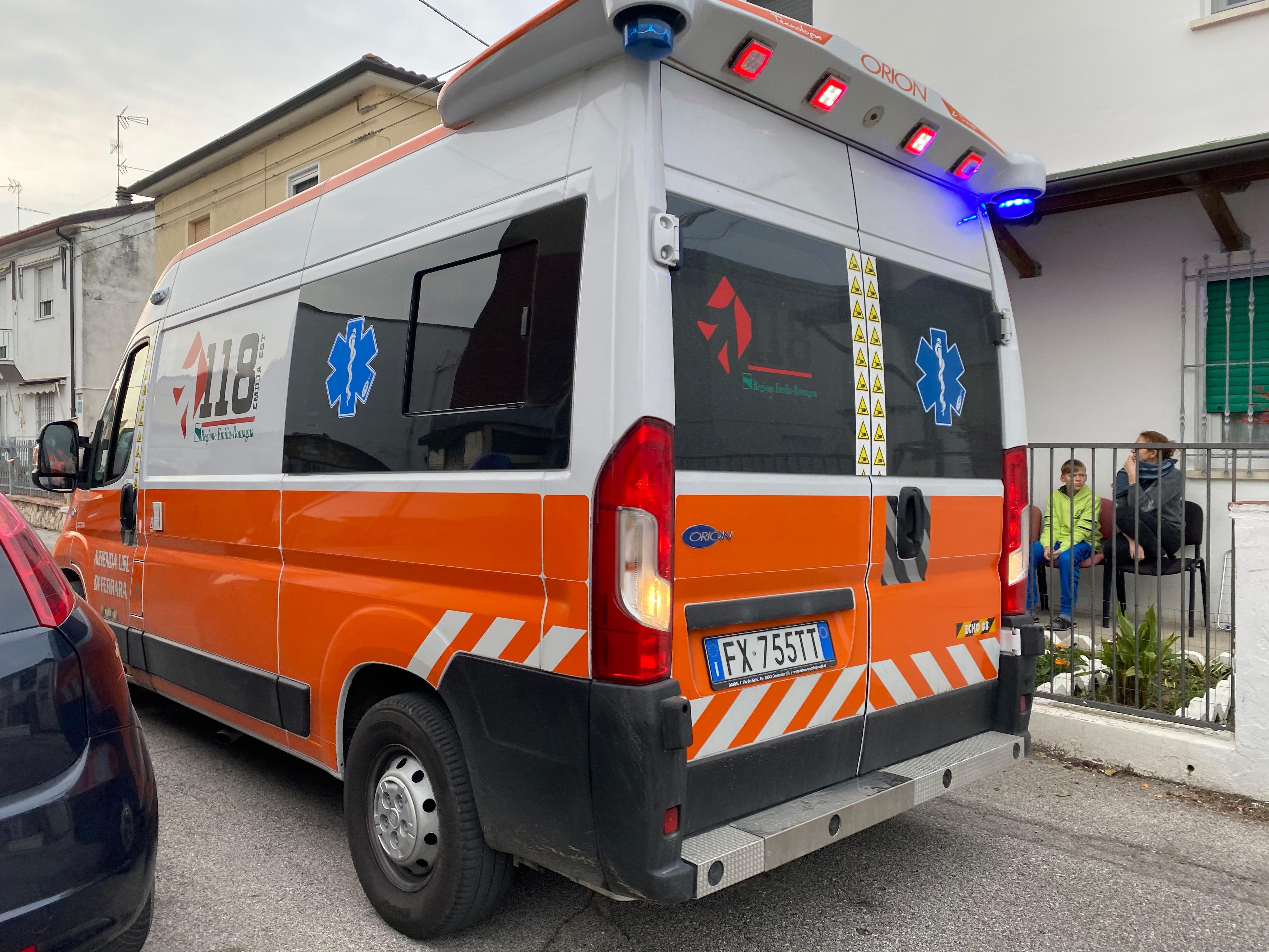 Sul posto il personale sanitario del 118 (Foto di repertorio)