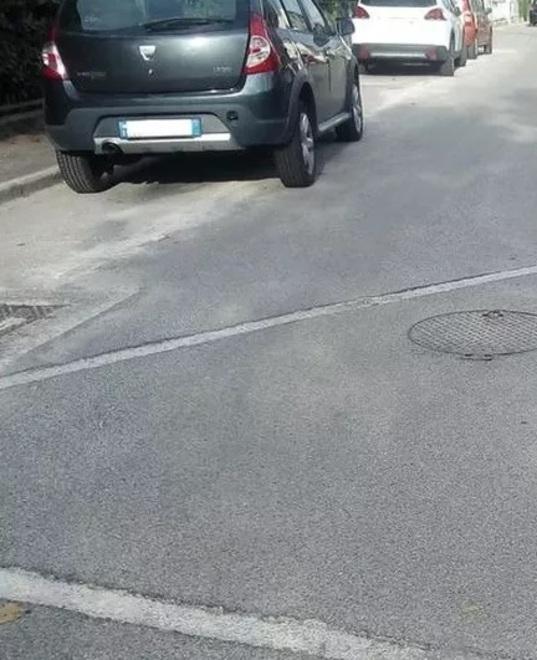 Strade danneggiate dalla fibra a Viareggio: via ai lavori, ecco nuovi divieti - La mappa 