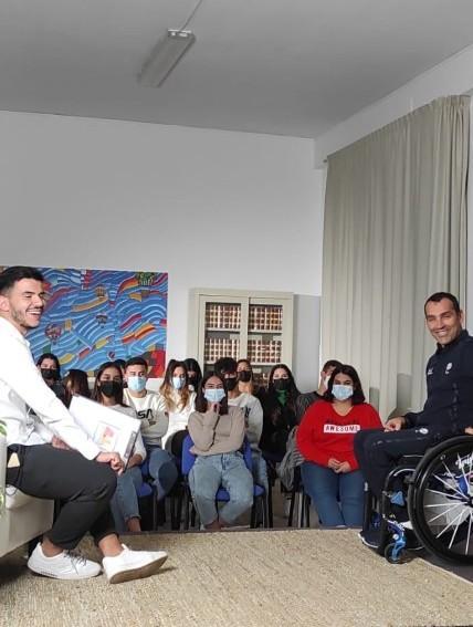 Ragazzi e futuro: lezione in “10 Storie” 