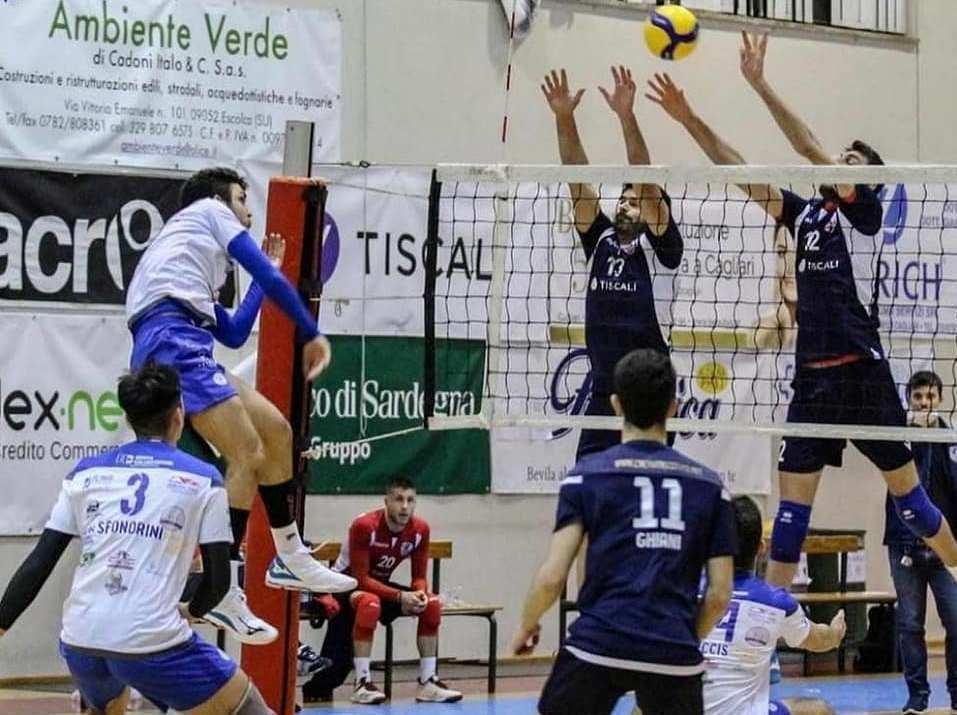 «Ci chiedono di pagare i campi che restano chiusi»