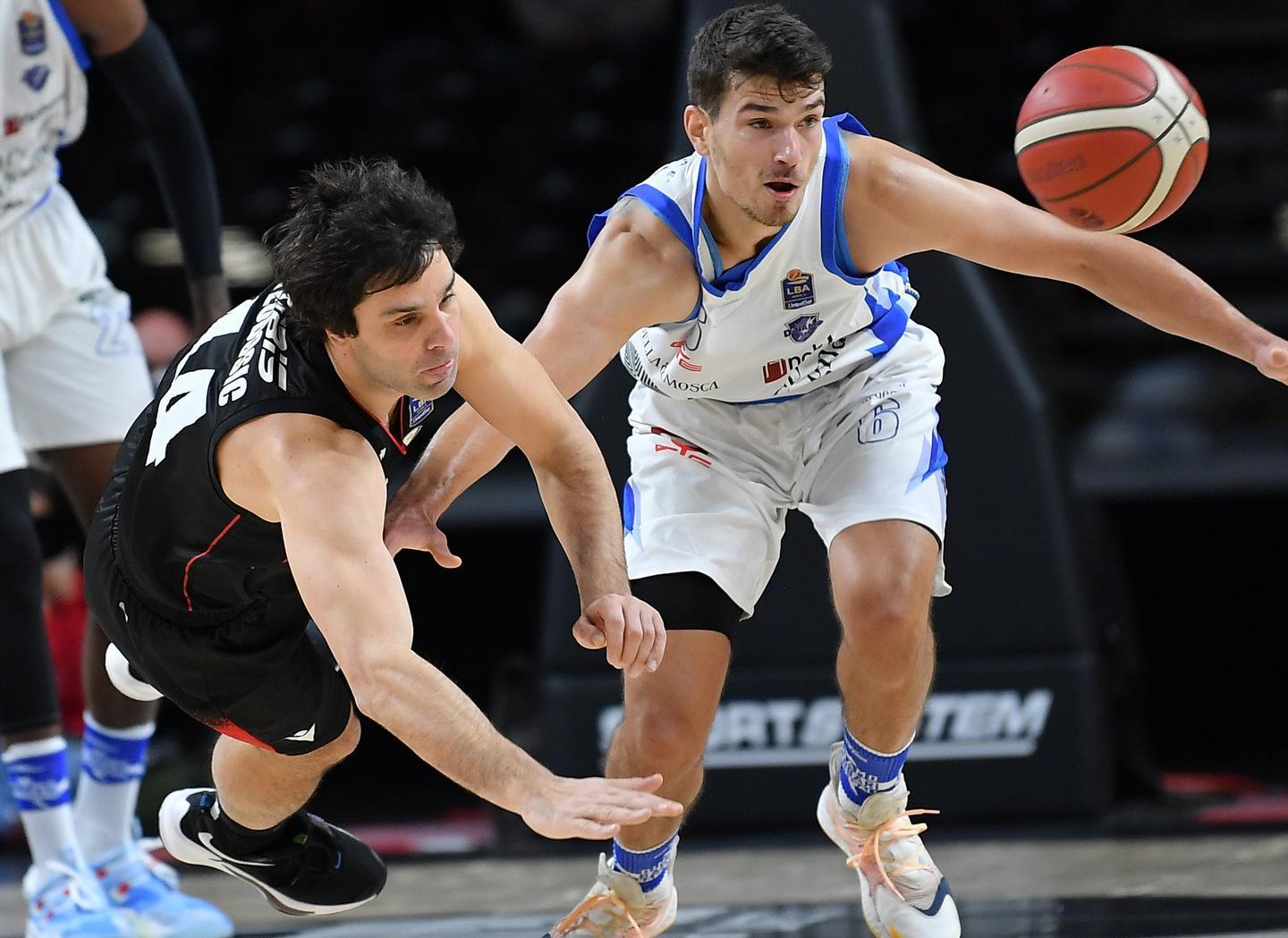 La Dinamo sfiora il colpaccio in casa della Virtus Bologna 