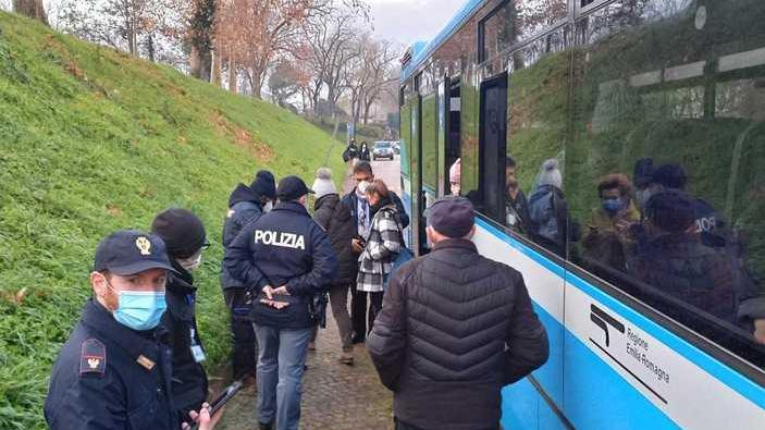 Rafforzati i controlli sui bus, in campo la Polizia e tutte le forze dell'ordine