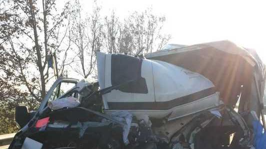 Caos e maxi tamponamento in A13, grave una ragazza di 22 anni