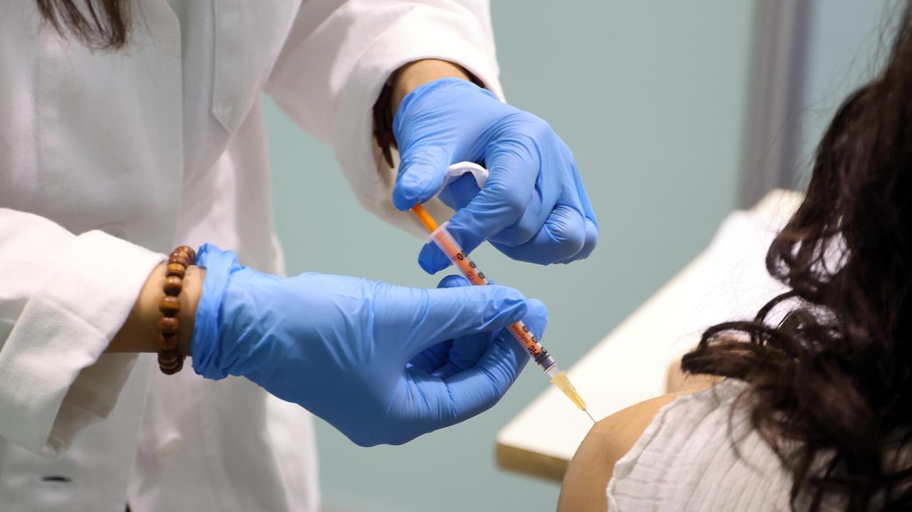 Vaccini per i bambini, in Toscana prenotazioni dal 10 dicembre