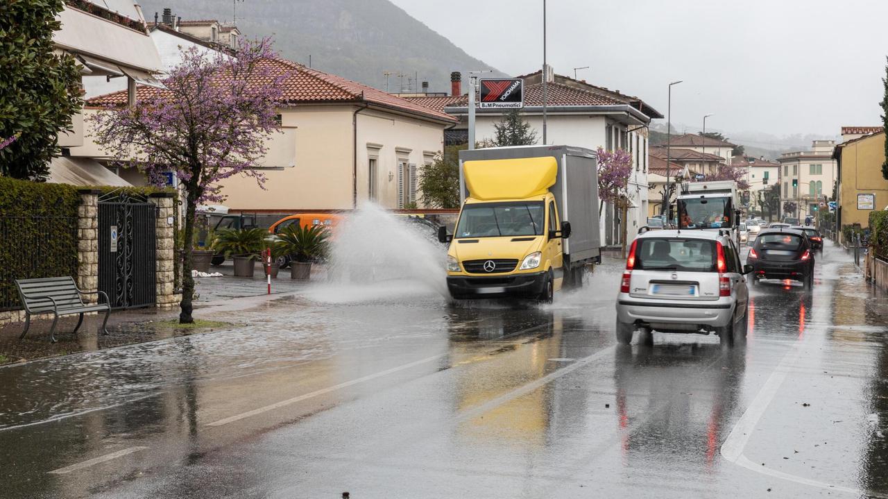 Maltempo in Toscana, allerta "gialla" per temporali e forte vento per l'Immacolata