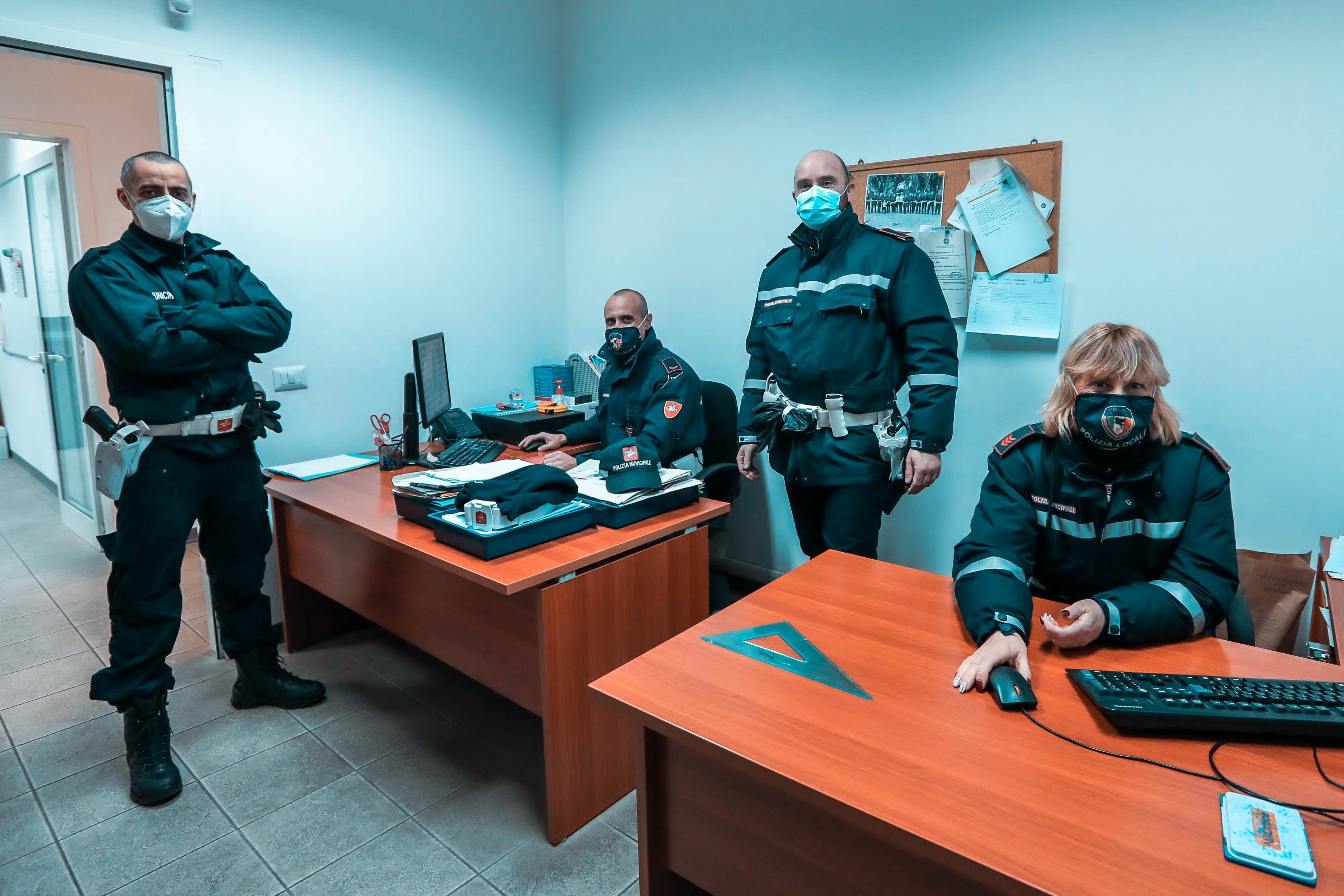 Agenti della polizia municipale (foto d'archivio)