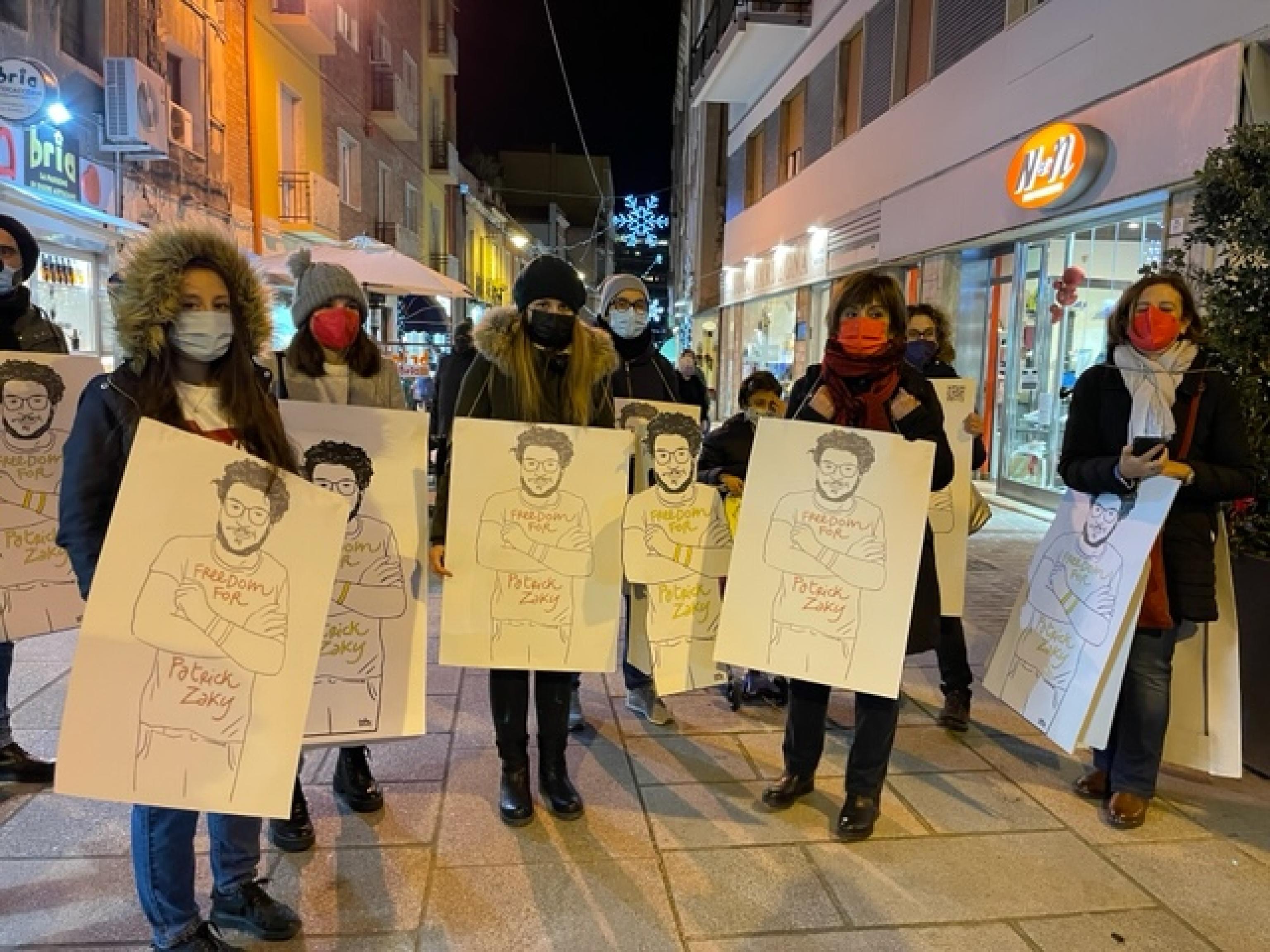 Zaki, flash mob a Cagliari: "Felici per la liberazione"