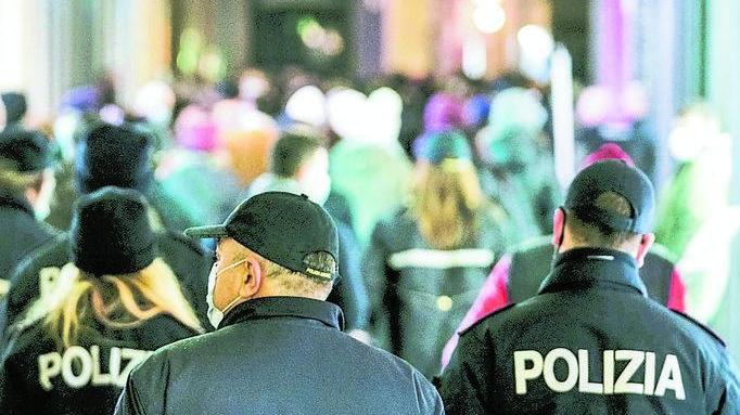Modena: fino a Natale raffica di controlli su green pass, no-vax e centro storico