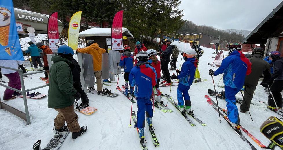 Gli Angeli della neve proteggono gli sciatori Sei poliziotti sulle piste di Abetone e Val di Luce 