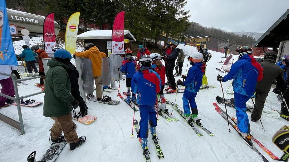 Gli Angeli della neve proteggono gli sciatori Sei poliziotti sulle piste di Abetone e Val di Luce