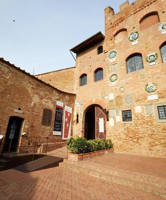 Venti milioni di opere dalla piscina alle scuole 