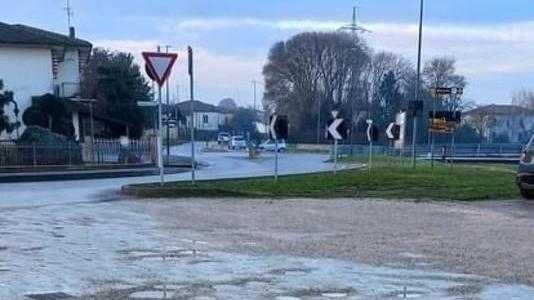 Scuole medie, il parcheggio sarà pavimentato in primavera