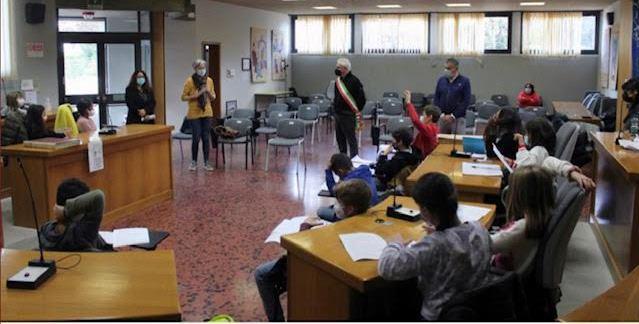 Alunni in municipio per una lezione di educazione civica