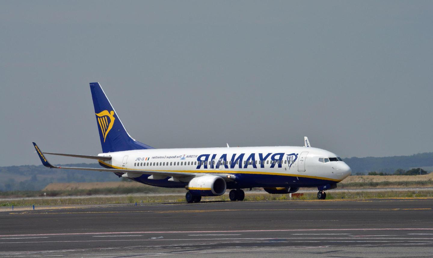 Ali ghiacciate e liquido antigelo pure: aereo parte in ritardo