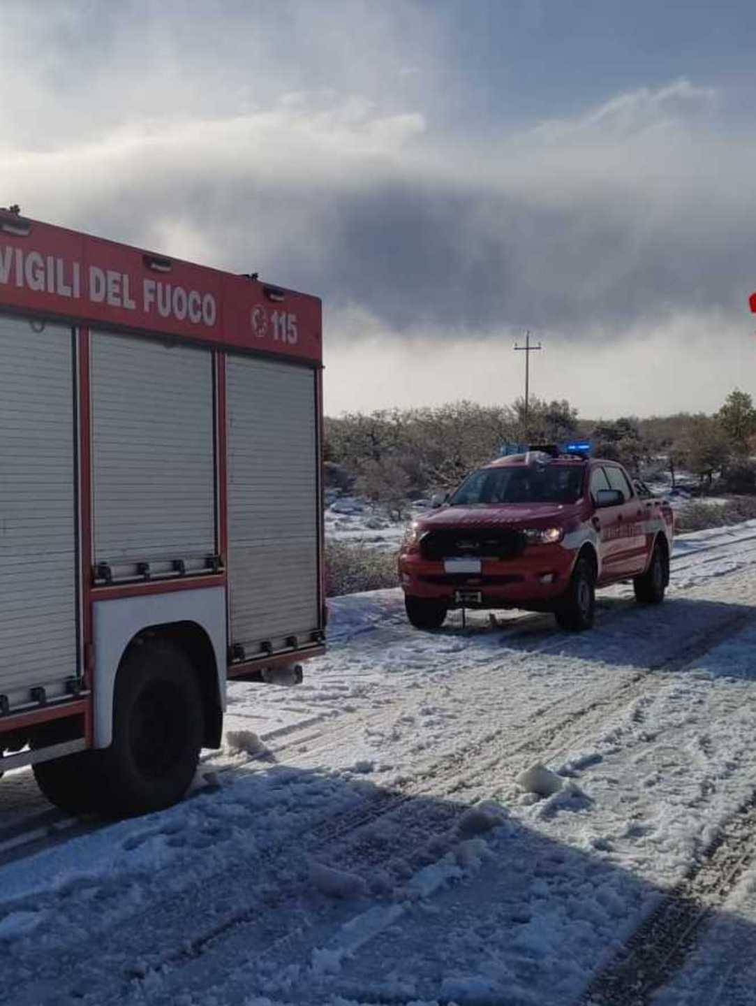 Nel Goceano sotto la neve incidenti e scuole chiuse 