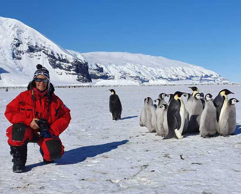 Paola Del Carlo con i pinguini imperatore (foto Pnra)