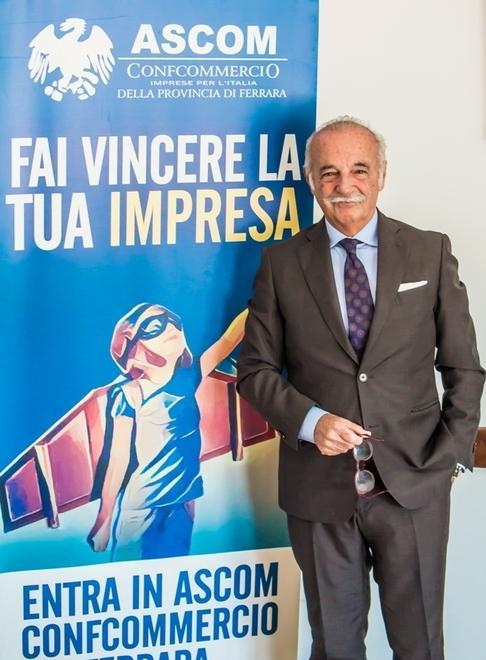 Ferrara, scatta la corsa ai regali: «Spesa di 160 euro a testa» 