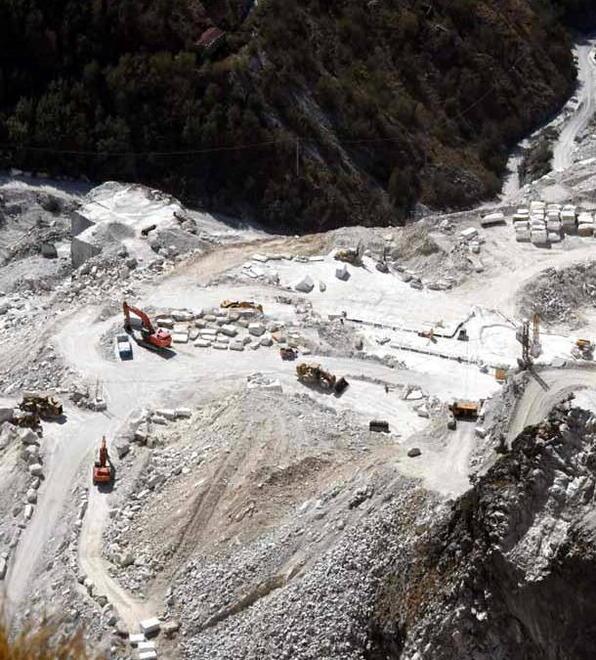 Una veduta delle cave dall’alto (FOTO D'ARCHIVIO)