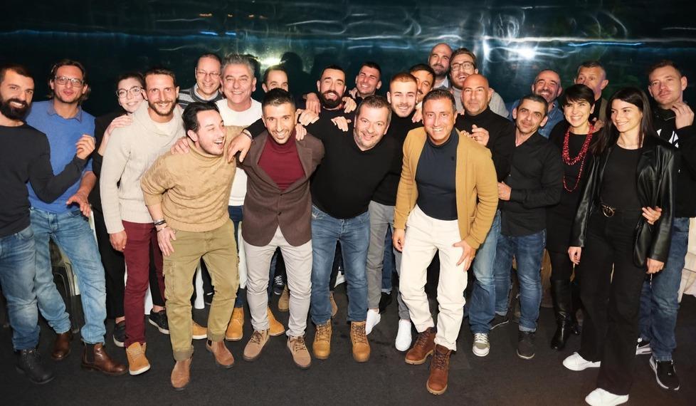 La foto di gruppo della festa della Gds Impianti
