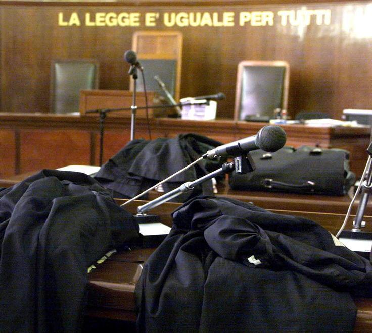 Strappò la collana a un’anziana: patteggia tre anni e quattro mesi