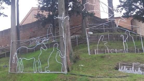 Si accende la magia dei presepi 25 le installazioni alla Pieve