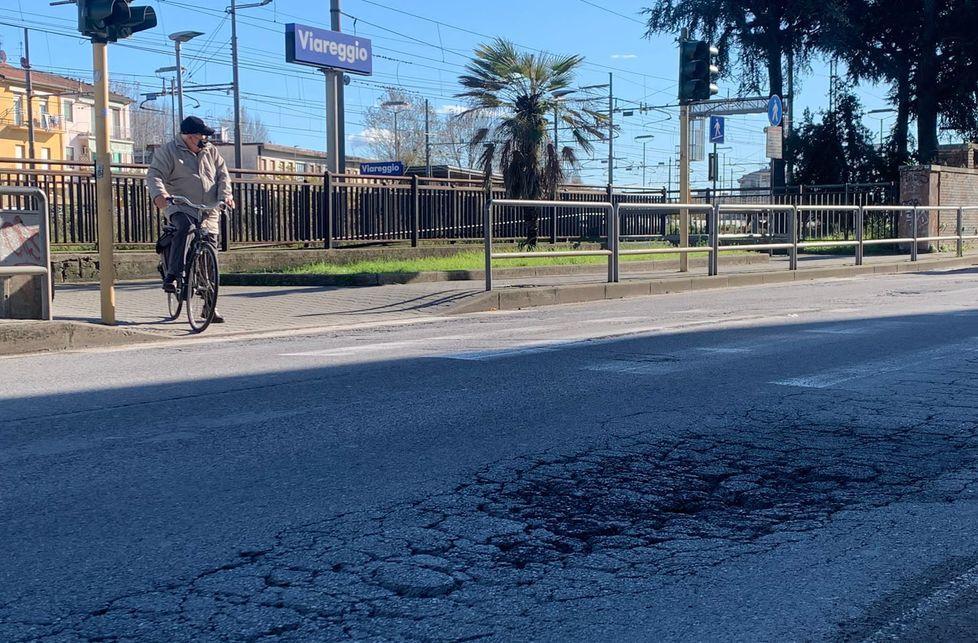 Via Cei, asfalto aperto in entrambi i sensi