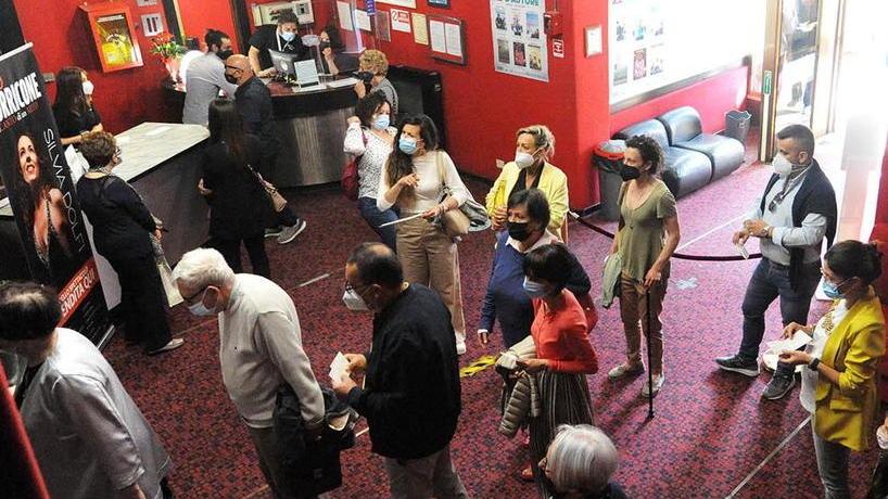 Col Super green pass al cinema e al teatro «Pochi rallentamenti e disagi contenuti»